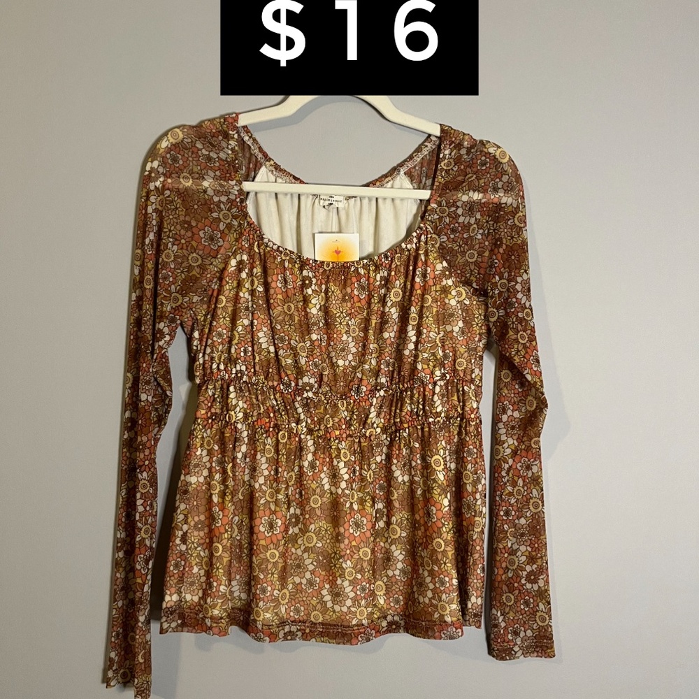 Maison and Belle top